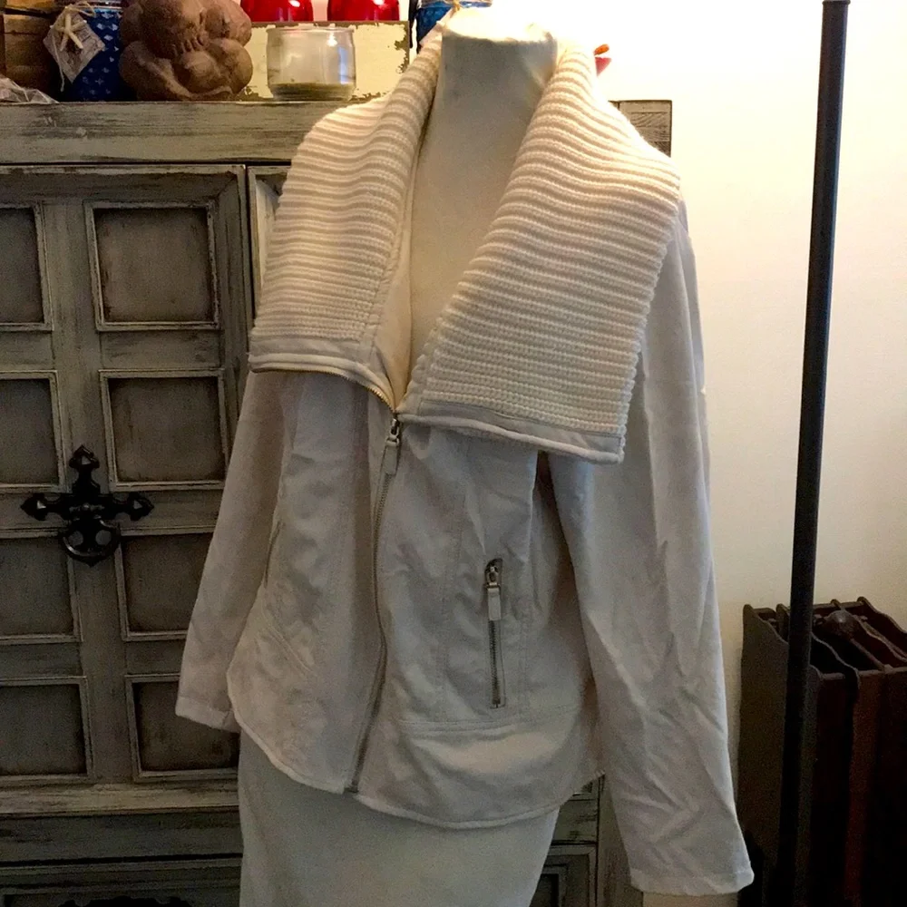 Chico’s Polyester Jacket - Picture 1 of 5